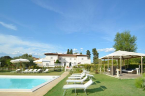 Villa Yvonne by MMega Signa